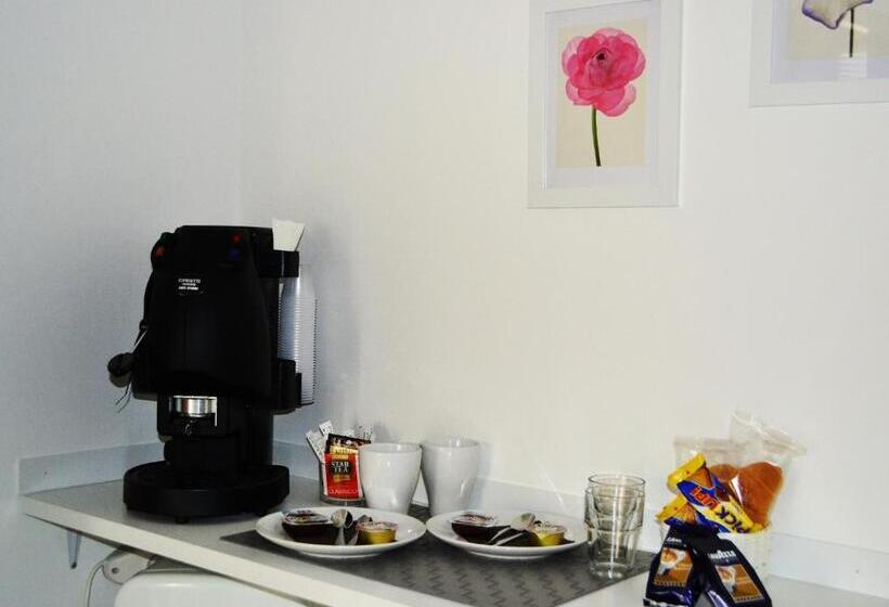 Quarto Estandar com Sacada, Sogni D Oro   Guest House