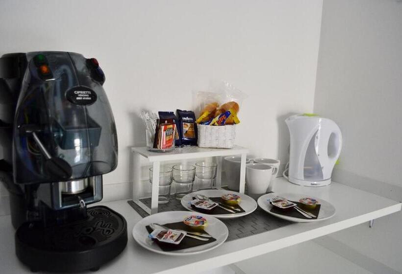 Quarto Estandar com Sacada, Sogni D Oro   Guest House