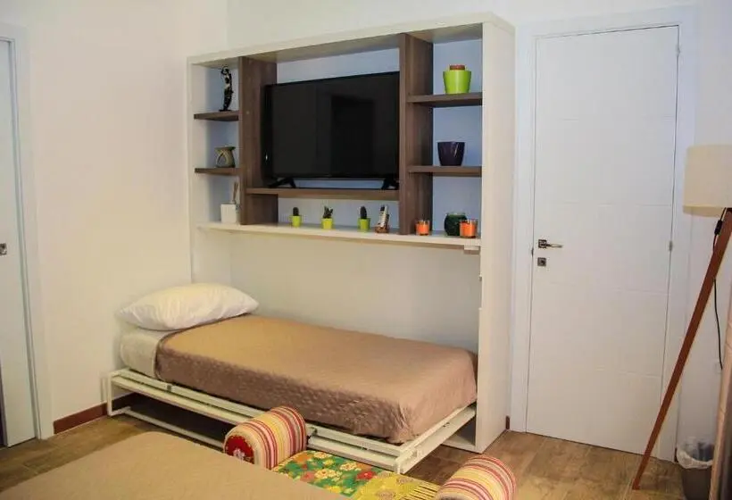 اتاق استاندارد سه تخته با بالکن, Brezza Marina B&b