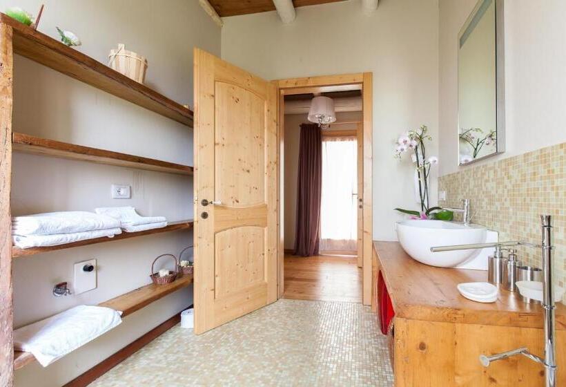 غرفة قياسية رباعية, Cascina Serenella B&b