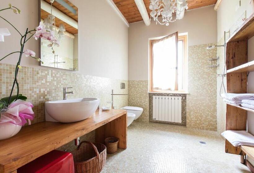 غرفة قياسية رباعية, Cascina Serenella B&b