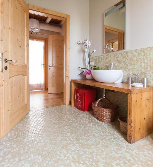 غرفة قياسية رباعية, Cascina Serenella B&b