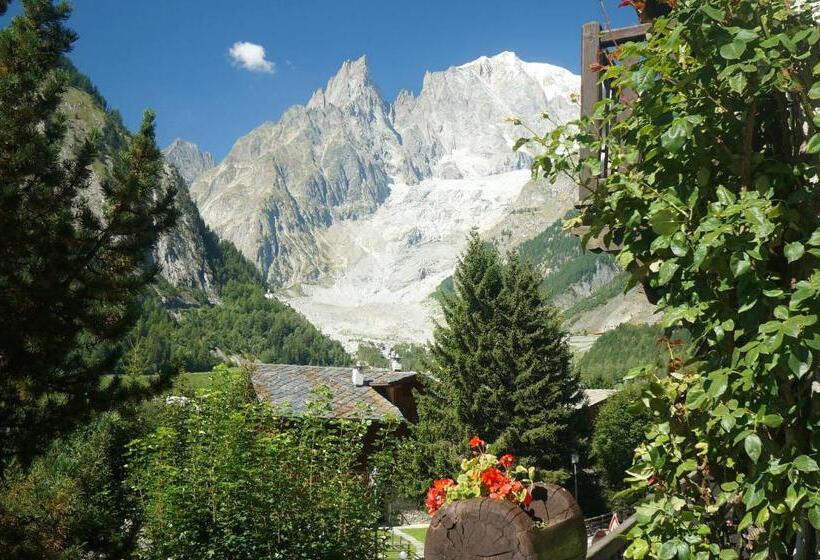 اتاق استاندارد, Aiguille Noire