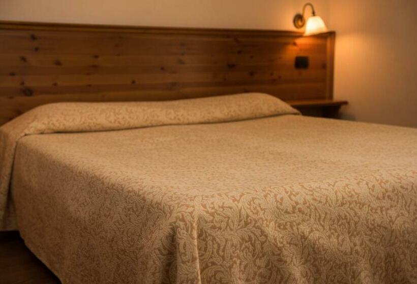 Четырехместный Номер Стандарт, Albergo Meublè Vecchio Scarpone