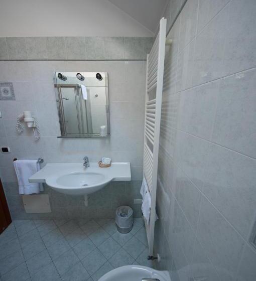 Quarto Triplo Estandar, Albergo Meublè Vecchio Scarpone