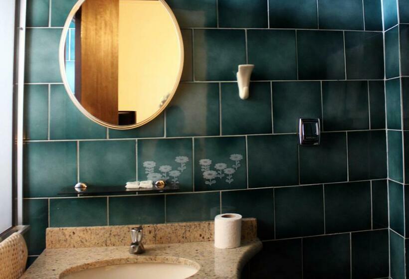 デラックスルーム, Antonio's