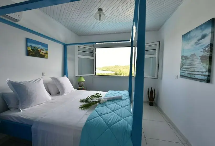, Makare Lagoon Club