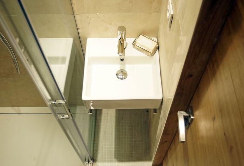 Studio Standard, Msb Rooftop Pool City Center