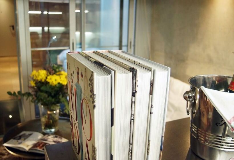 Studio Standard, Msb Rooftop Pool City Center