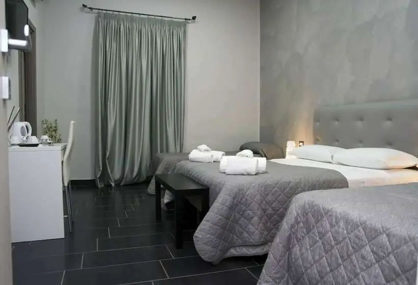 اتاق کلاسیک چهارنفره, B&b Napoli Binario 1