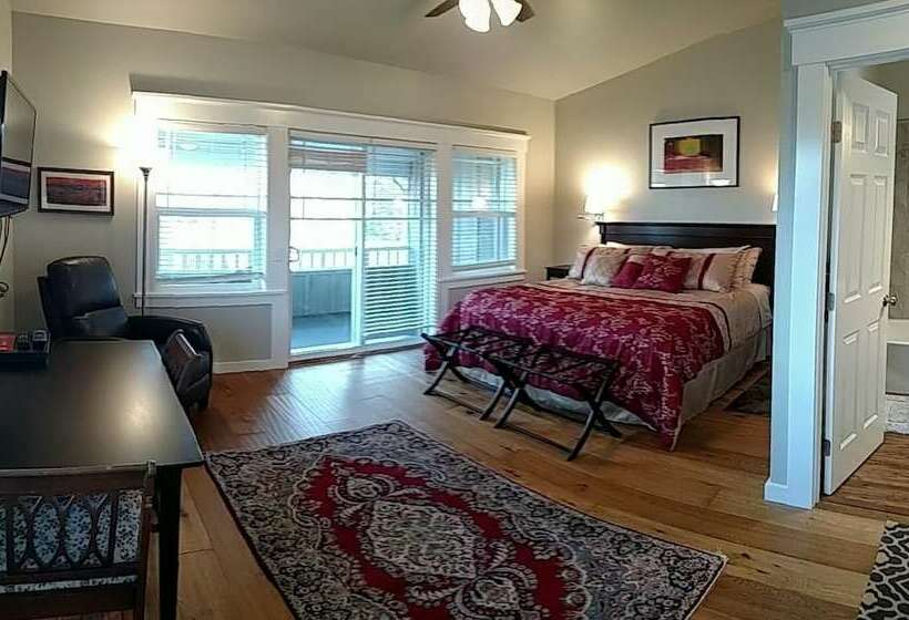 جناح ديلوكس, Friday Harbor Grand