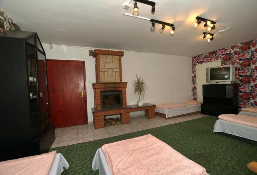 تختخواب در اتاق مشترک, Hostel Madeira