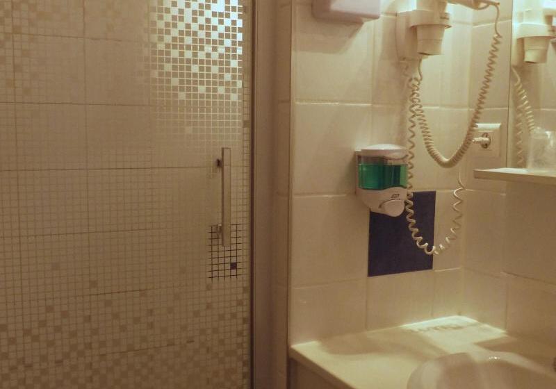 اتاق استاندارد, Azur