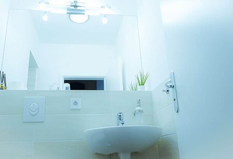 اتاق اکونومی, Bett Und Buch