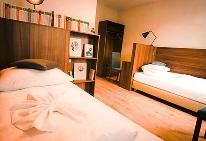 اتاق اکونومی, Bett Und Buch