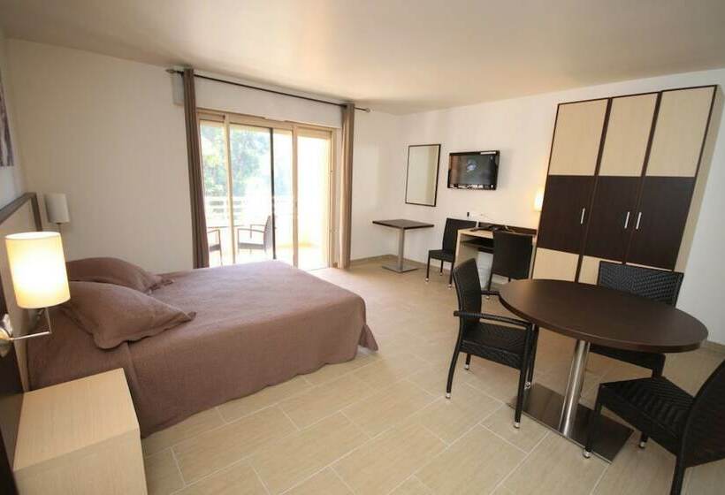 Номер Комфорт, Hôtel Et Résidence Costa Rossa