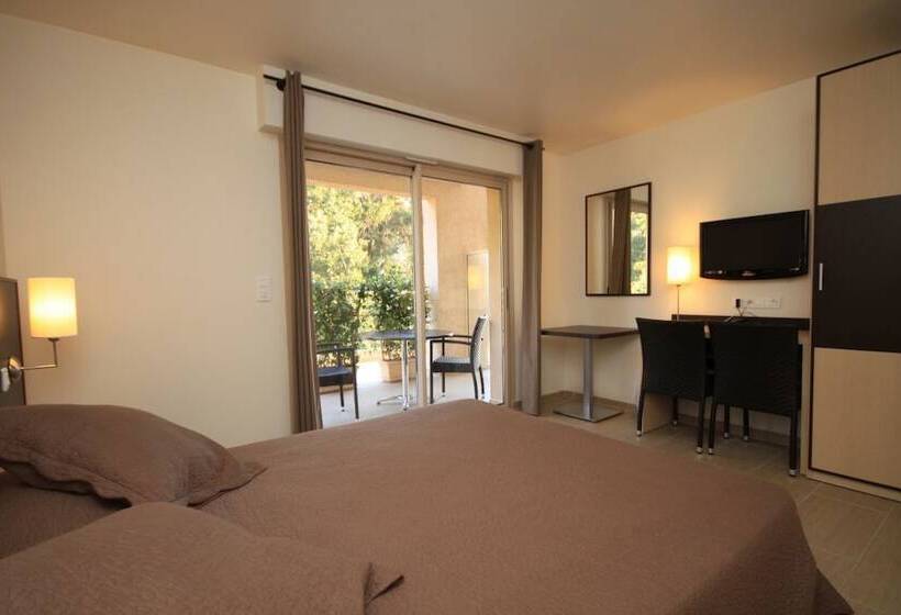 Номер Стандарт Трехместный, Hôtel Et Résidence Costa Rossa