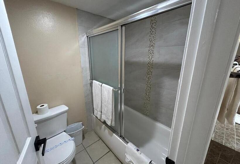 带大床的标准间, Motel 6 Selma, Ca