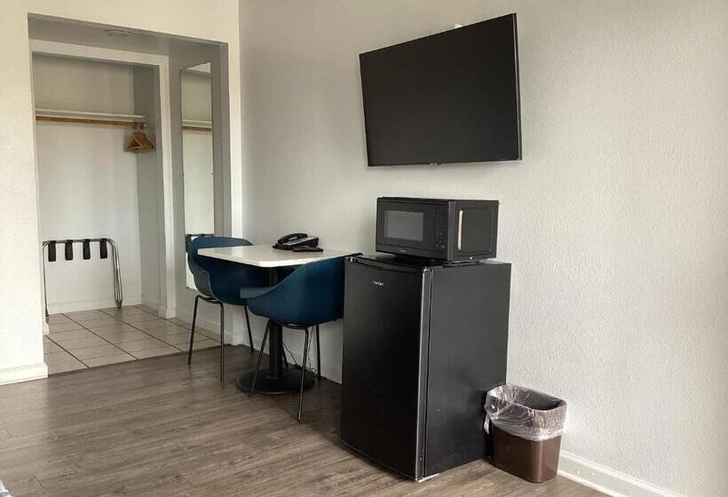 带大床的标准间, Motel 6 Selma, Ca