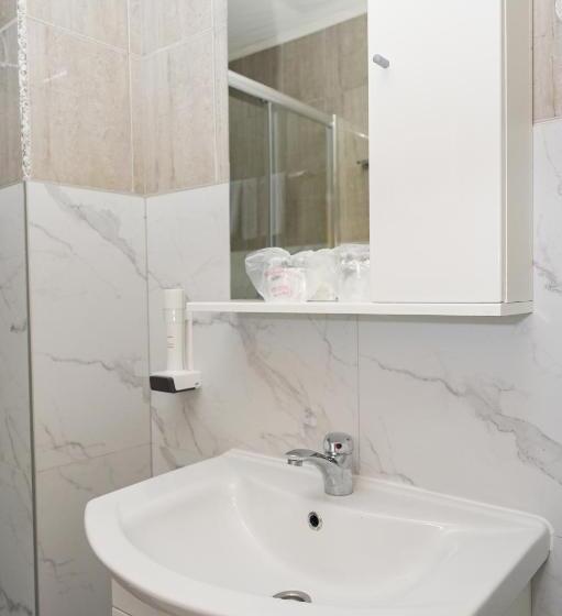 اتاق استاندارد با بالکن, Motel Plaza