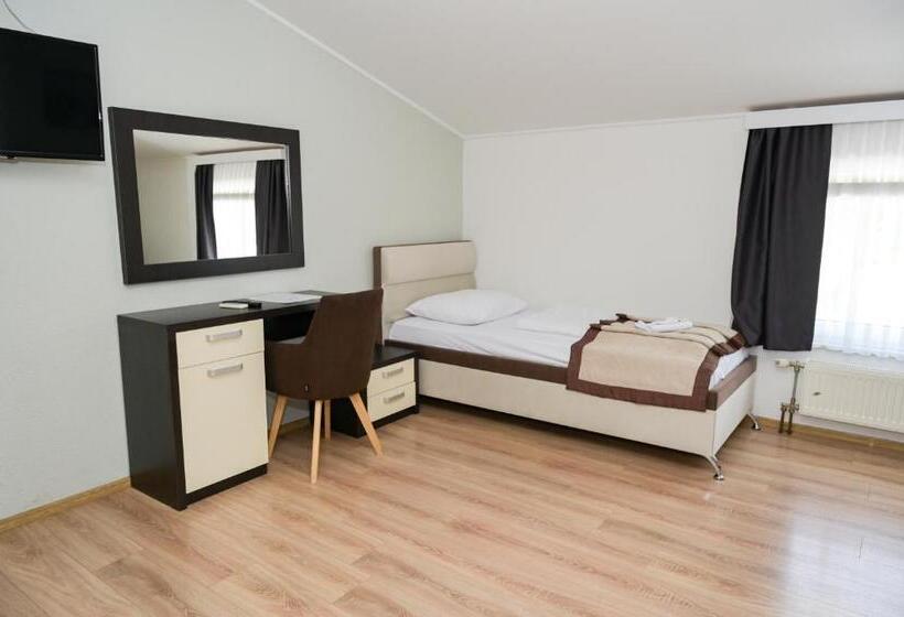 اتاق لوکس با چشمانداز دریاچه, Motel Plaza