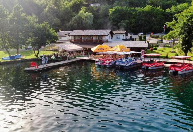 اتاق لوکس با چشمانداز دریاچه, Motel Plaza