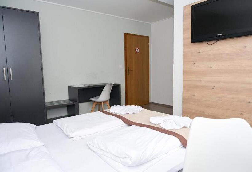 اتاق لوکس, Motel Plaza