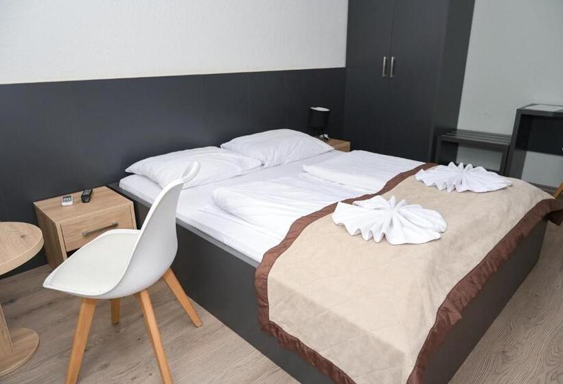 اتاق لوکس, Motel Plaza