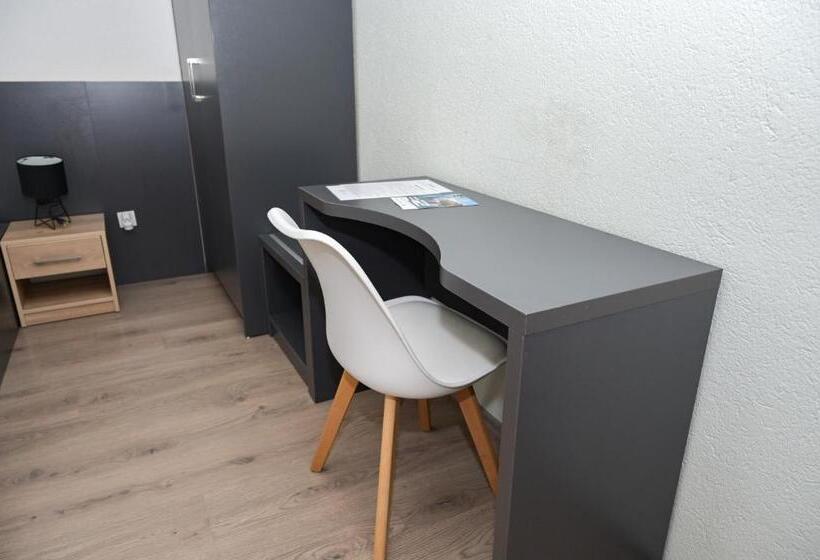 اتاق لوکس, Motel Plaza