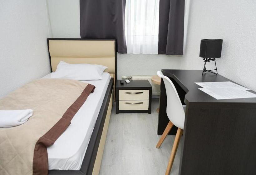 اتاق استاندارد یک نفره, Motel Plaza