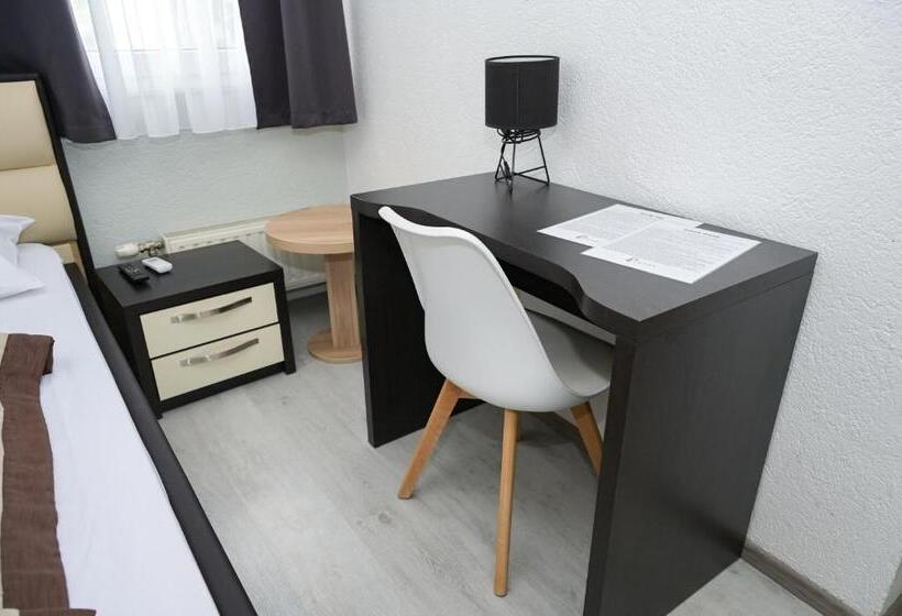 اتاق استاندارد یک نفره, Motel Plaza