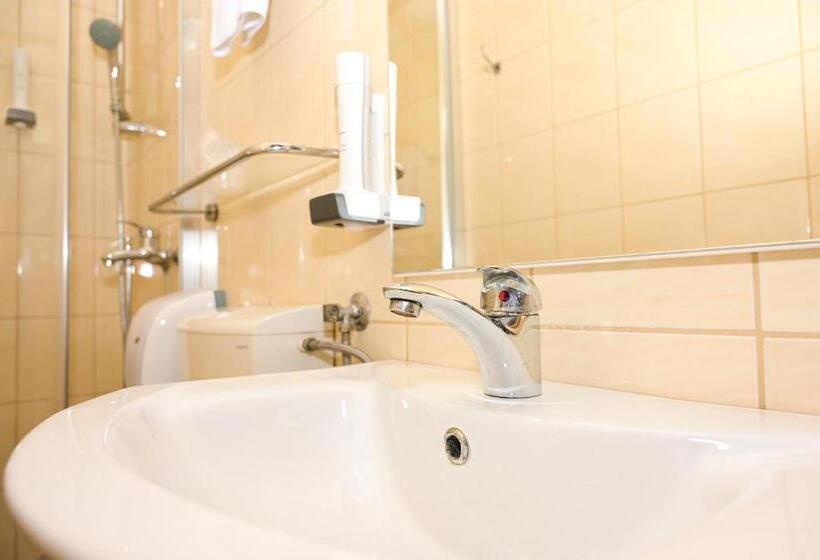 اتاق استاندارد یک نفره, Motel Plaza