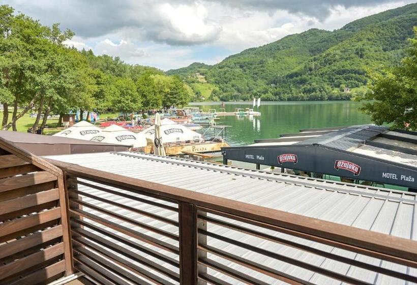 اتاق استاندارد با چشمانداز دریاچه, Motel Plaza