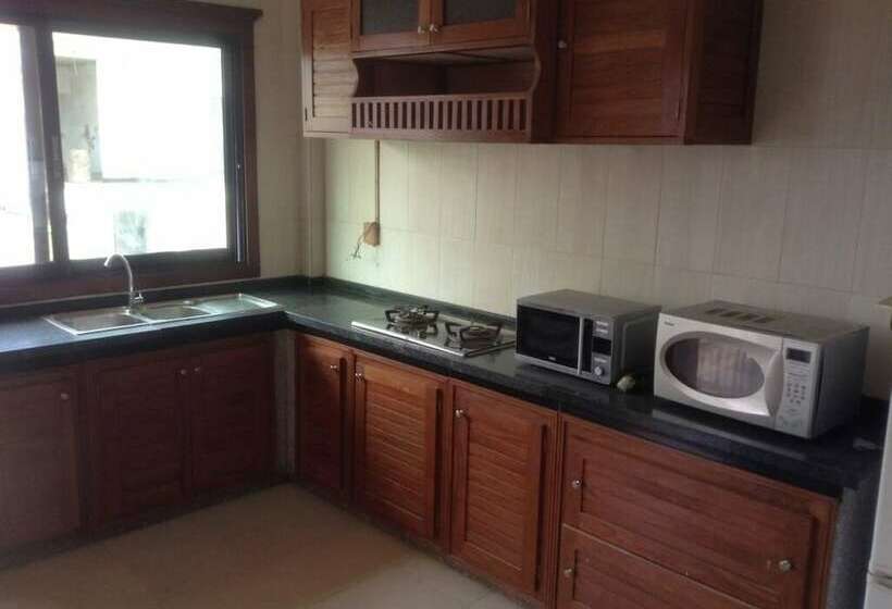 استودیوی استاندارد, Residence Les Calanques