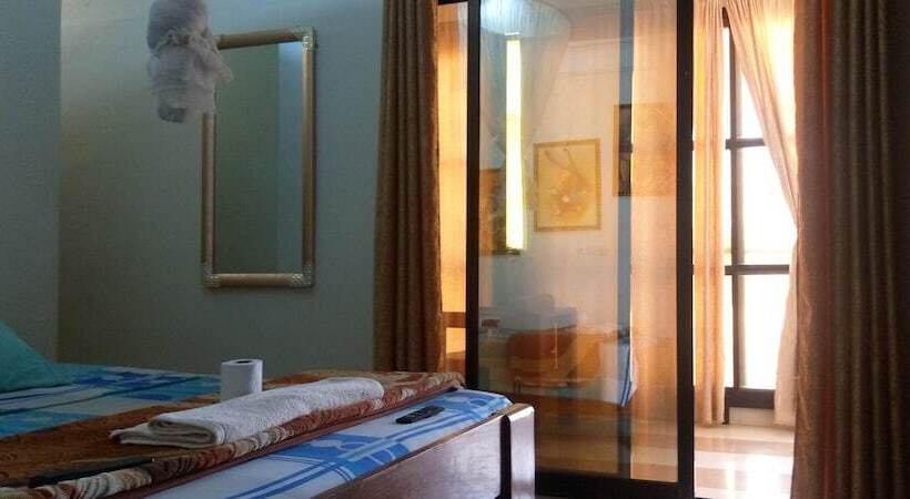 استودیوی استاندارد, Residence Les Calanques