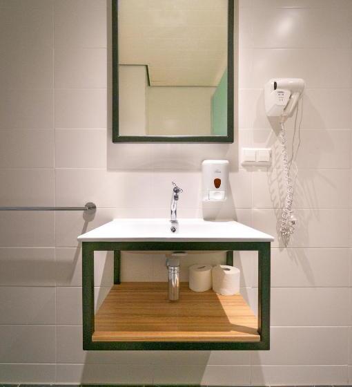 共用房间的床, Sparks Hostel