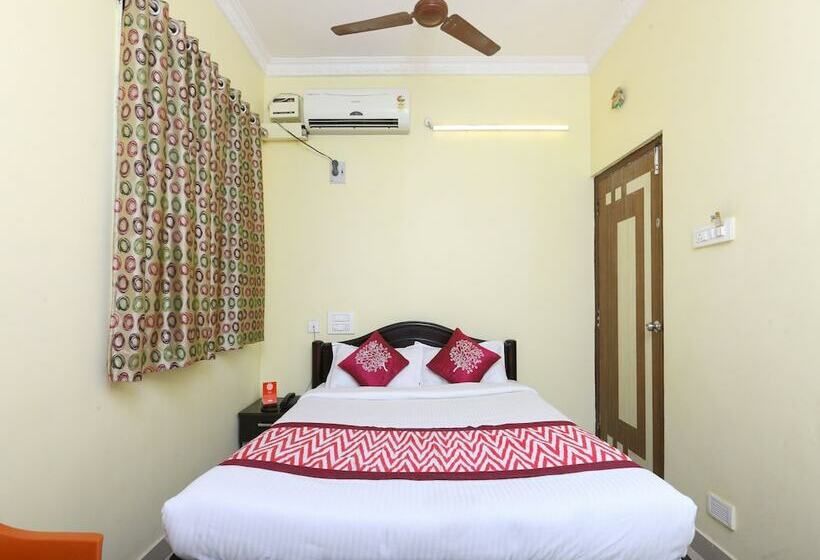 Номер Стандарт, O Padmavathi Puram Near Railway Station