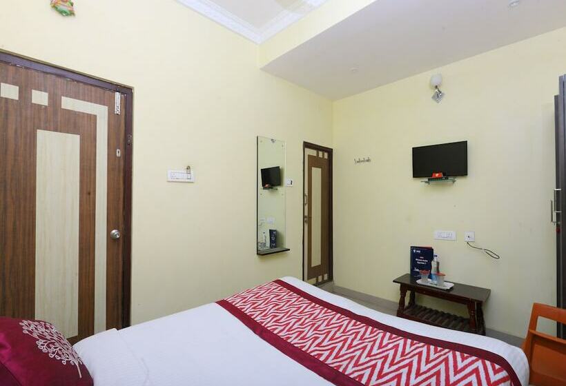 Номер Стандарт, O Padmavathi Puram Near Railway Station