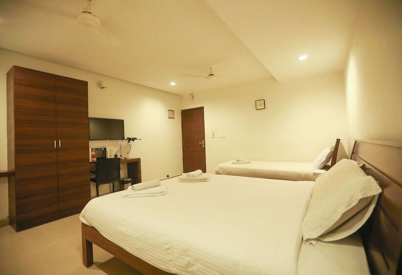 디럭스 트리플 룸, Ulo Aravindar Residency