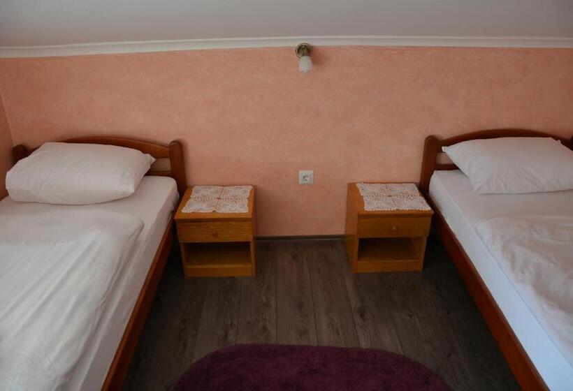 آپارتمان 2 خوابه, Motel Most