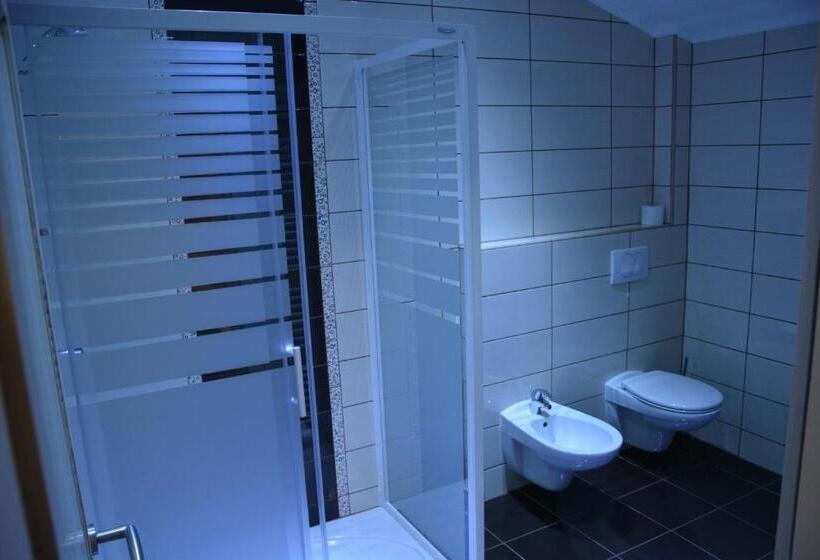 اتاق استاندارد سه تخته با بالکن, Motel Most