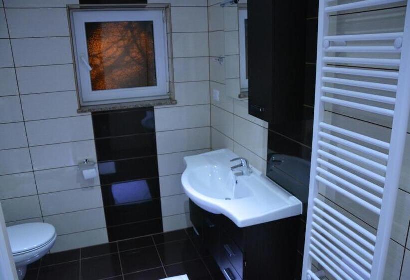 اتاق استاندارد سه تخته با بالکن, Motel Most