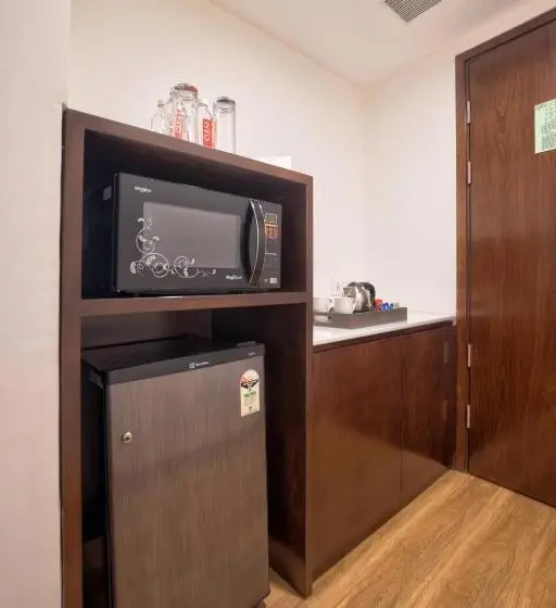 スタンダードスタジオ, Courtyard By Marriott Surat