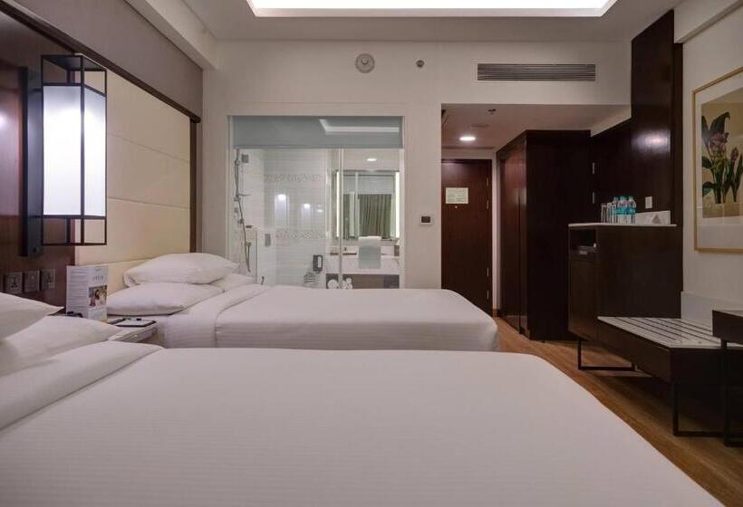 복층 룸 퀸 침대, Courtyard By Marriott Surat