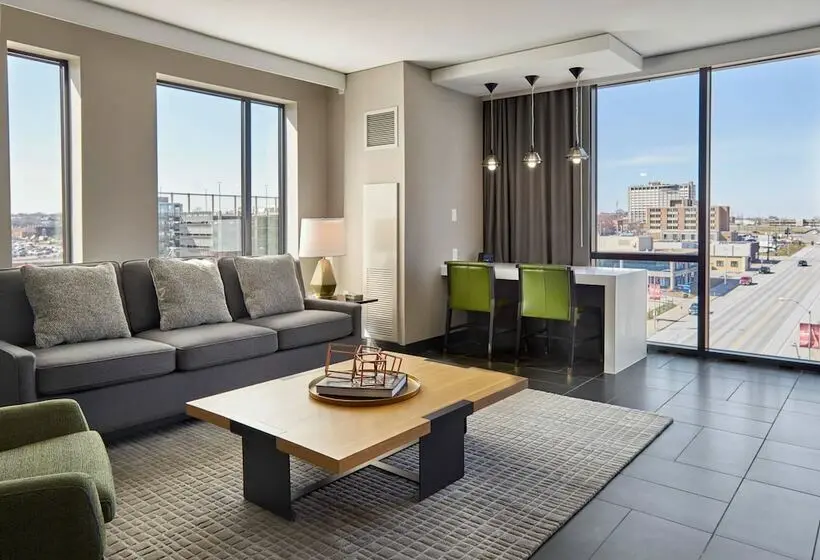 سوییت, Hilton Des Moines Downtown