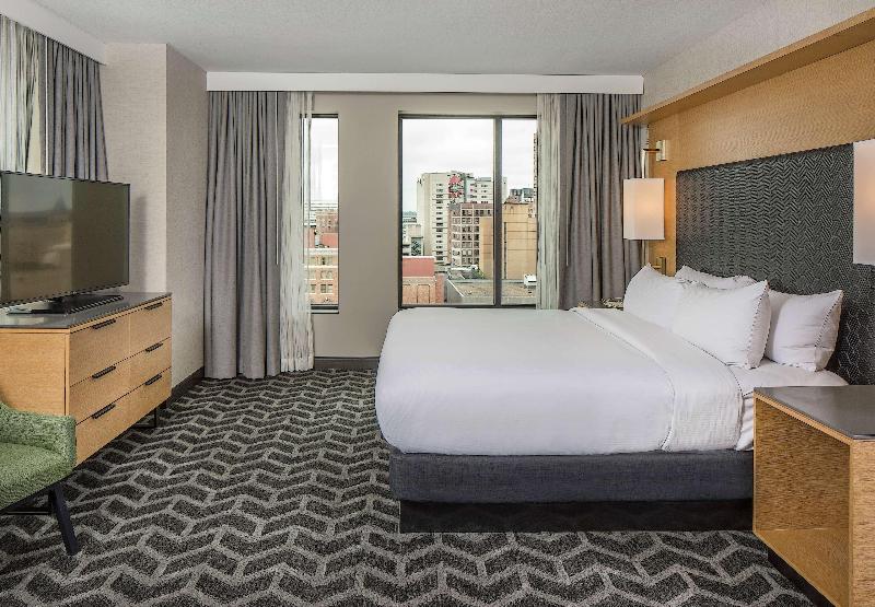 전망 스위트, Hilton Des Moines Downtown