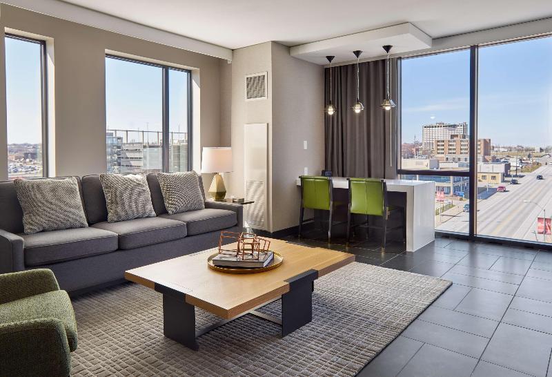 スイート, Hilton Des Moines Downtown