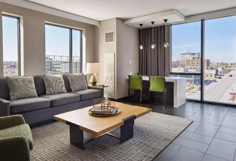 سوییت, Hilton Des Moines Downtown
