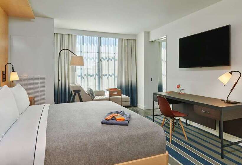 전망 스위트, Hilton Des Moines Downtown