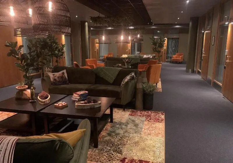 1 Bedroom Penthouse Apartment